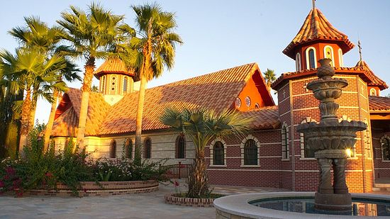 Храм вмч. Георгия в румынском стиле