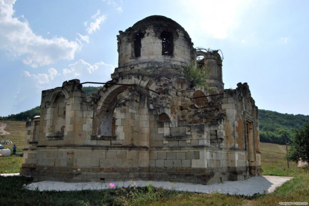 Храм-мученик в утраченном селе Лаки
